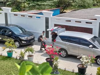 KPK Geledah Rumah Mewah Milik Prof Karomani 